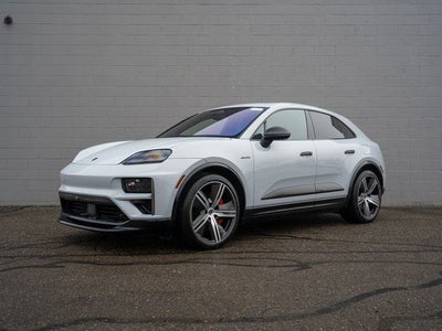 2025 Porsche Macan Turbo