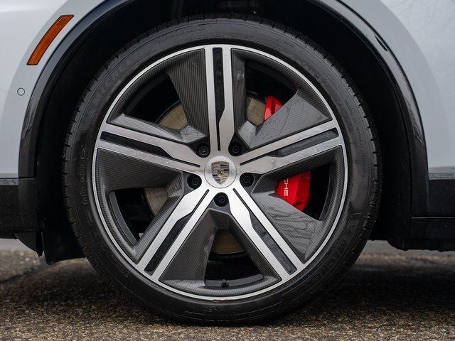 2025 Porsche Macan Turbo