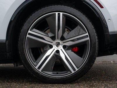 2025 Porsche Macan Turbo