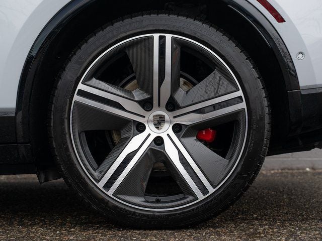 2025 Porsche Macan Turbo