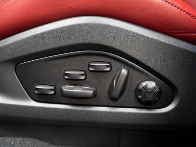 2025 Porsche Macan Turbo