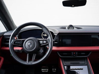 2025 Porsche Macan Turbo