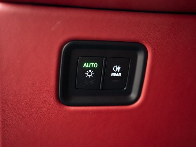 2025 Porsche Macan Turbo