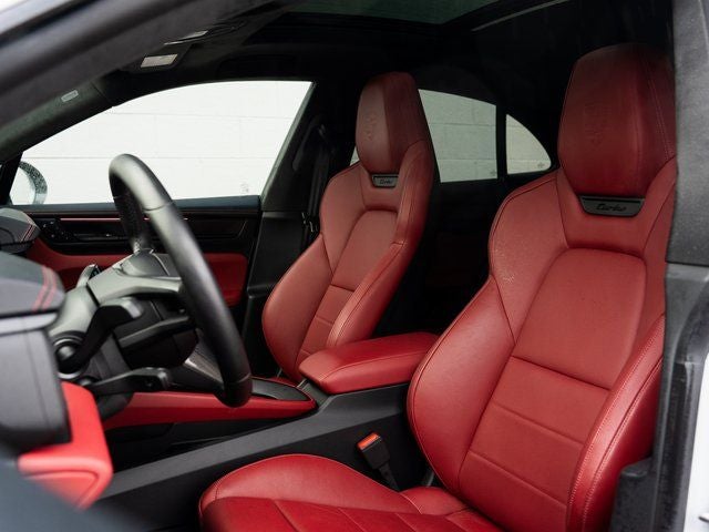 2025 Porsche Macan Turbo