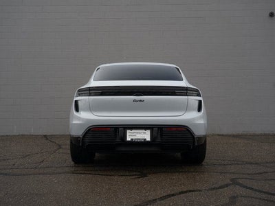 2025 Porsche Macan Turbo