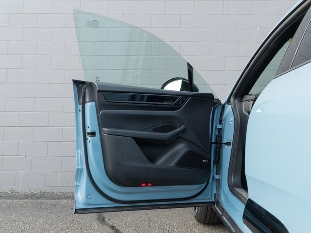 2025 Porsche Macan RWD