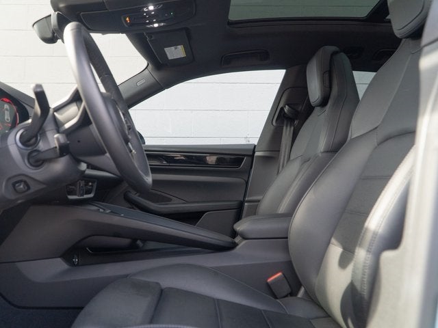 2025 Porsche Macan RWD