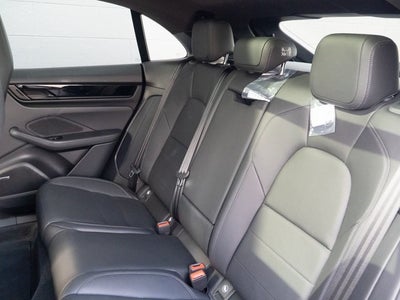 2025 Porsche Macan RWD