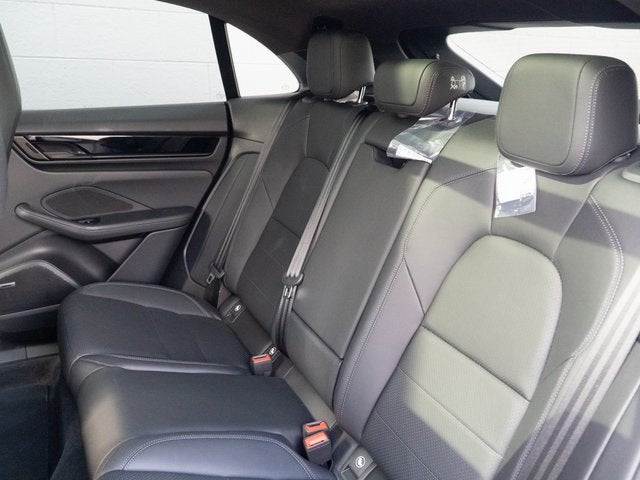 2025 Porsche Macan RWD