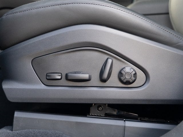 2025 Porsche Macan RWD