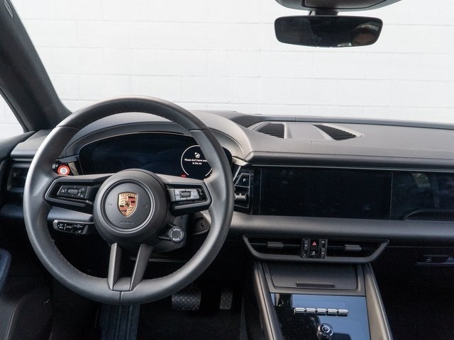 2025 Porsche Macan RWD