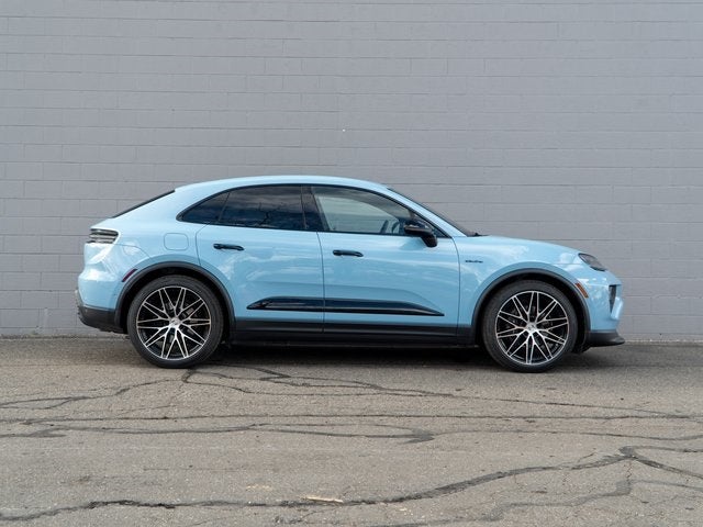 2025 Porsche Macan RWD