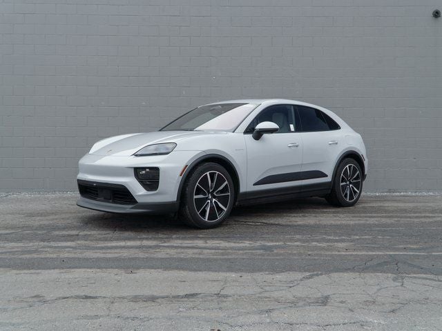 2025 Porsche Macan Base