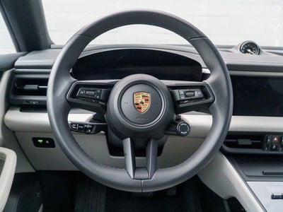 2025 Porsche Macan Base