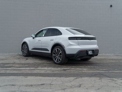 2025 Porsche Macan Base