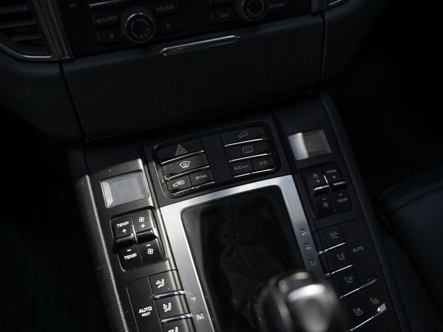 2015 Porsche Macan Turbo