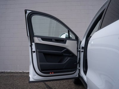 2025 Porsche Cayenne Base