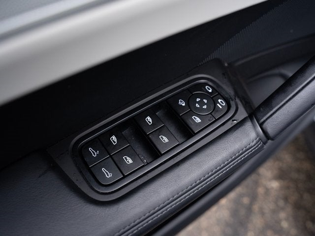 2025 Porsche Cayenne Base