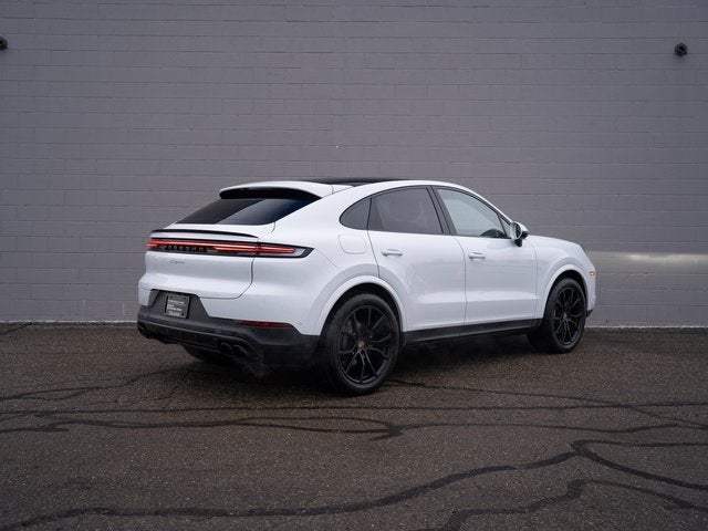 2025 Porsche Cayenne Base