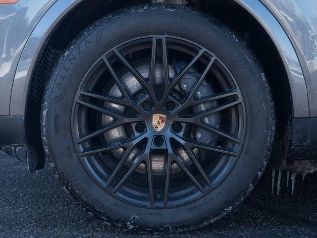 2025 Porsche Cayenne Base