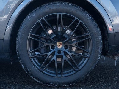 2025 Porsche Cayenne Base