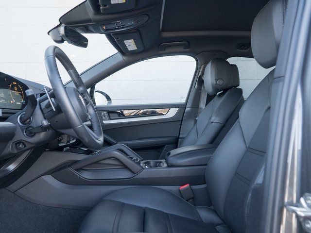 2025 Porsche Cayenne Base