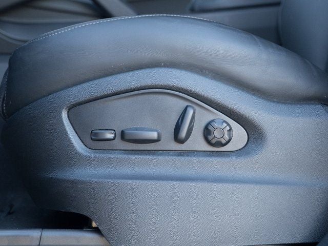 2025 Porsche Cayenne Base