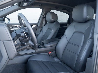 2025 Porsche Cayenne Base