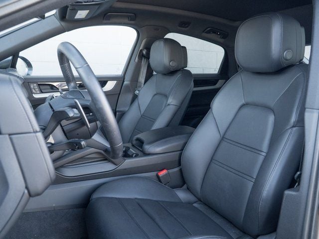 2025 Porsche Cayenne Base