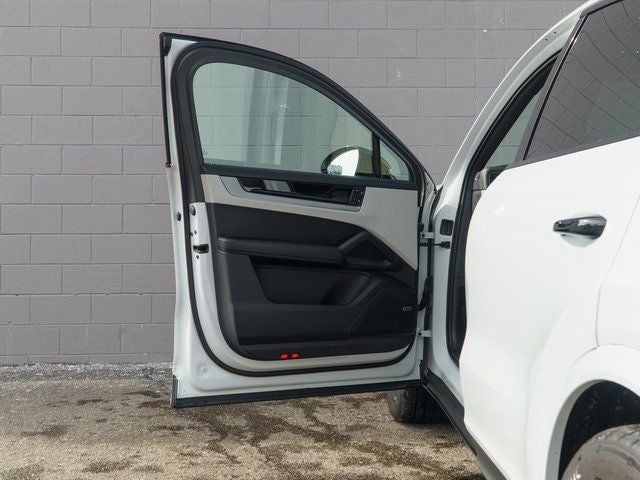 2025 Porsche Cayenne Base