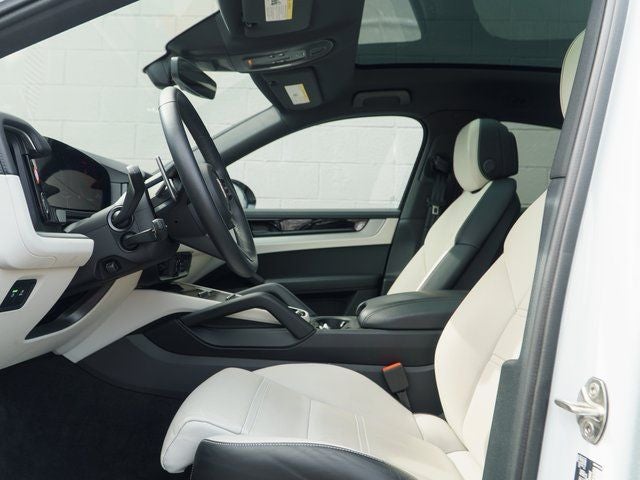 2025 Porsche Cayenne Base