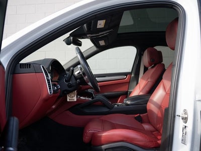 2022 Porsche Cayenne Coupe Platinum Edition