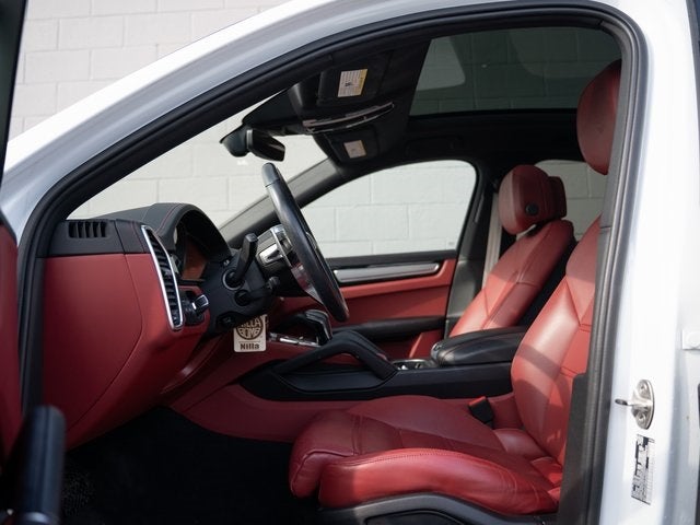 2022 Porsche Cayenne Coupe Platinum Edition