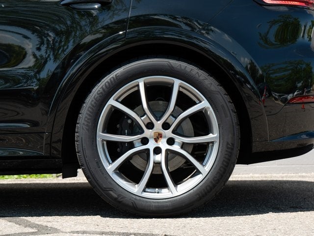 2025 Porsche Cayenne Base