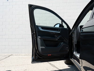 2025 Porsche Cayenne Base