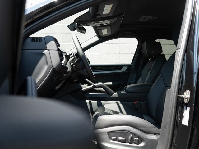 2025 Porsche Cayenne Base