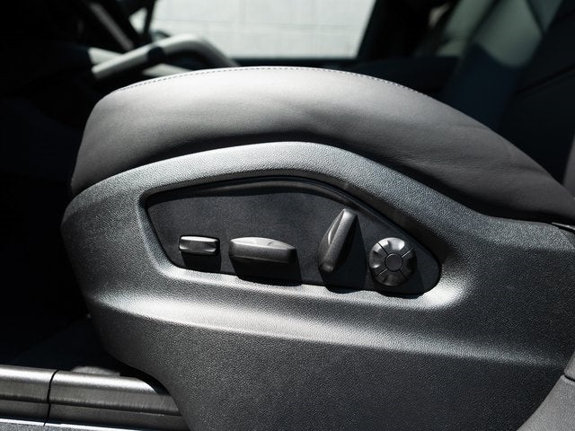 2025 Porsche Cayenne Base