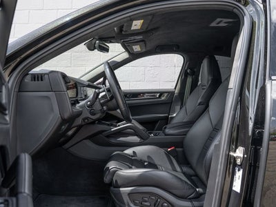 2024 Porsche Cayenne Turbo GT