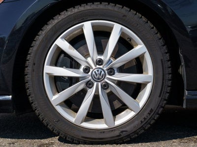 2017 Volkswagen Golf R DCC & Navigation 4Motion 4Motion