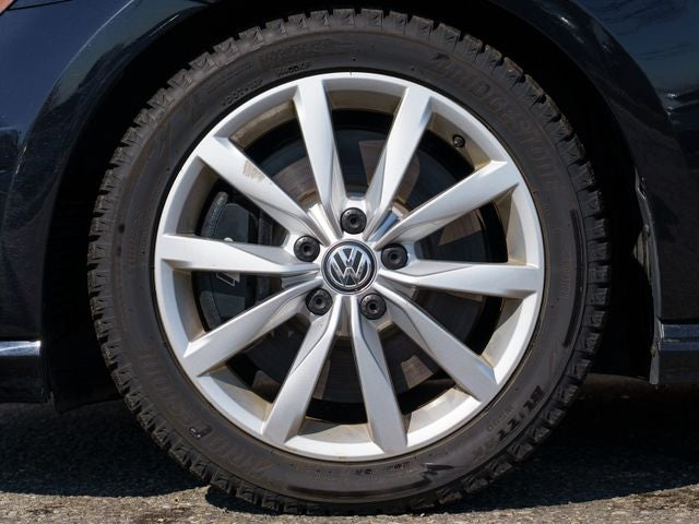 2017 Volkswagen Golf R DCC & Navigation 4Motion 4Motion