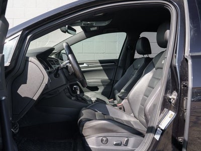 2017 Volkswagen Golf R DCC & Navigation 4Motion 4Motion