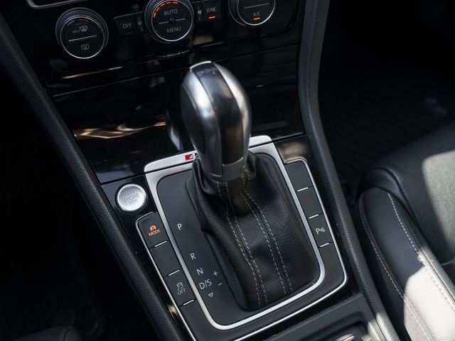 2017 Volkswagen Golf R DCC & Navigation 4Motion 4Motion