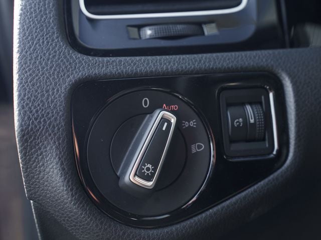 2017 Volkswagen Golf R DCC & Navigation 4Motion 4Motion