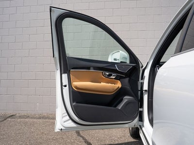 2018 Volvo XC90 T6 Momentum