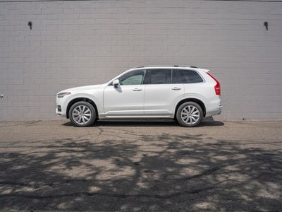 2018 Volvo XC90 T6 Momentum
