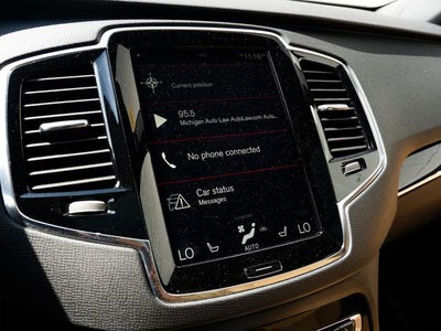 2018 Volvo XC90 T6 Momentum