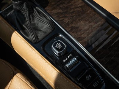 2018 Volvo XC90 T6 Momentum