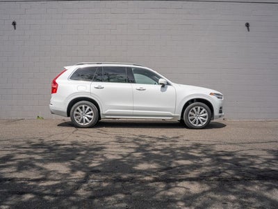 2018 Volvo XC90 T6 Momentum